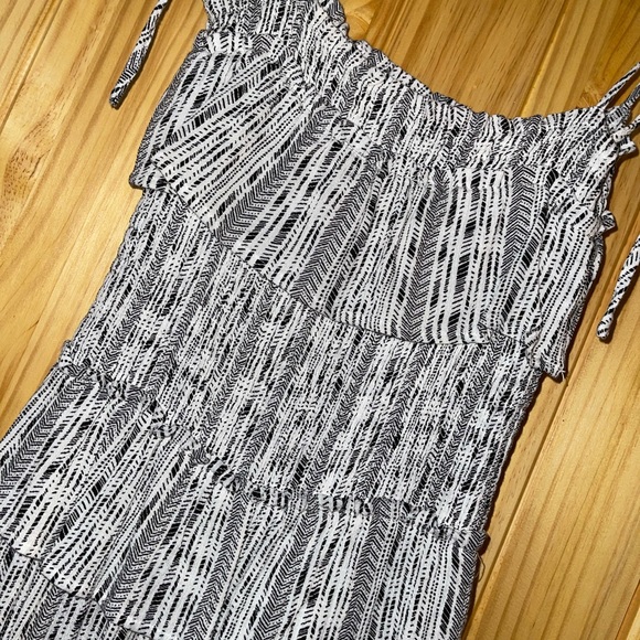 Storia Bell Bottom Jumpsuit - Picture 4 of 8